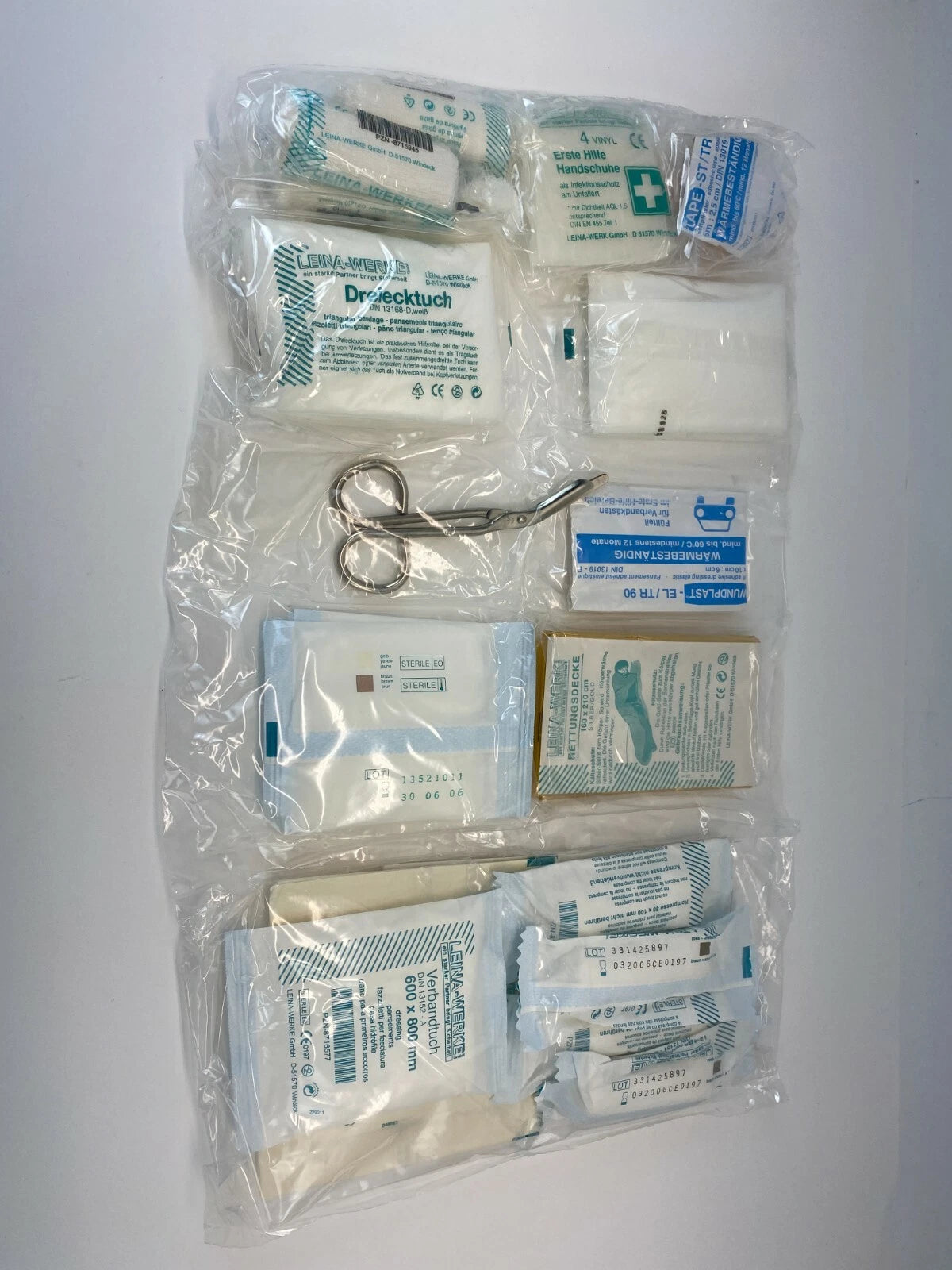 2001 AUDI A4 A4 QUATTRO EMERGENCY FIRST AID KIT MEDICAL ASSEMBLY OEM