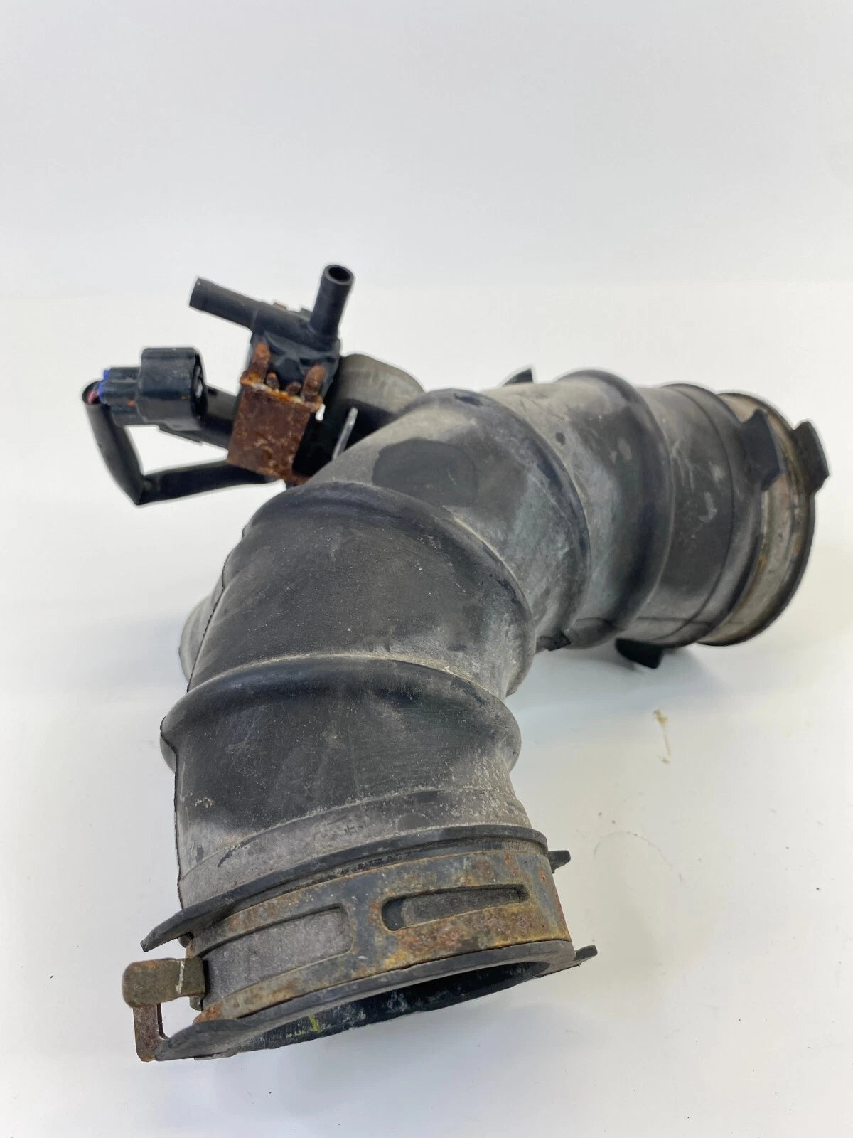 2001-2003 TOYOTA RAV4 ENGINE AIR INTAKE INLET TUBE HOSE DUCT OEM 17881-28040