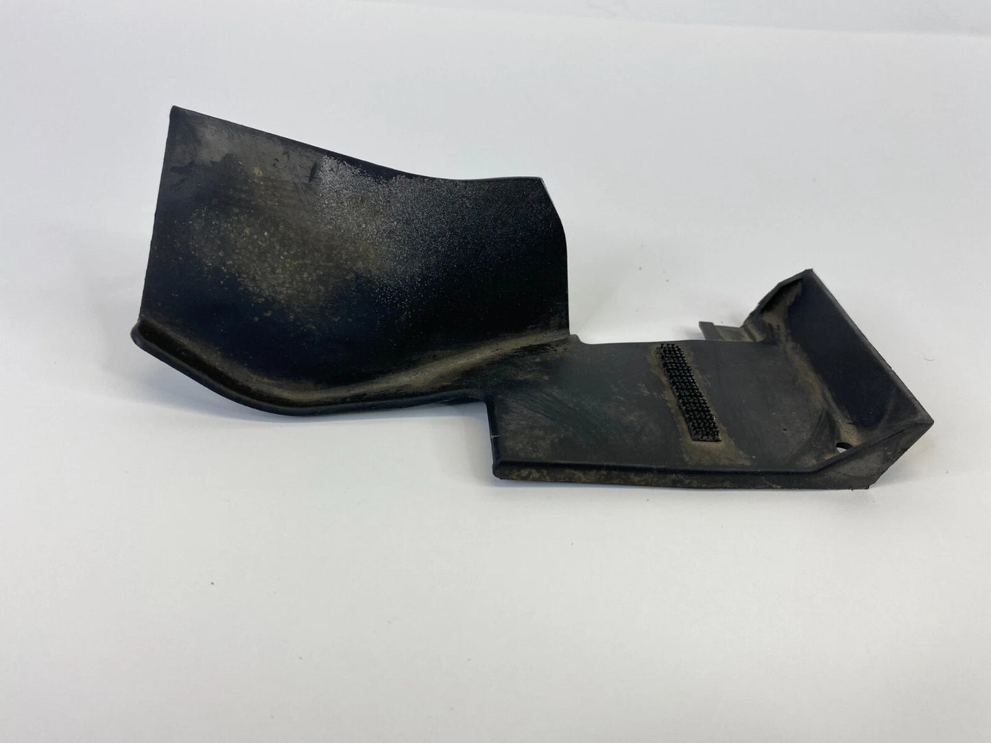 2007-2012 NISSAN VERSA FRONT RIGHT SIDE COWL BAFFLE COVER PANEL 66868-EL00A OEM