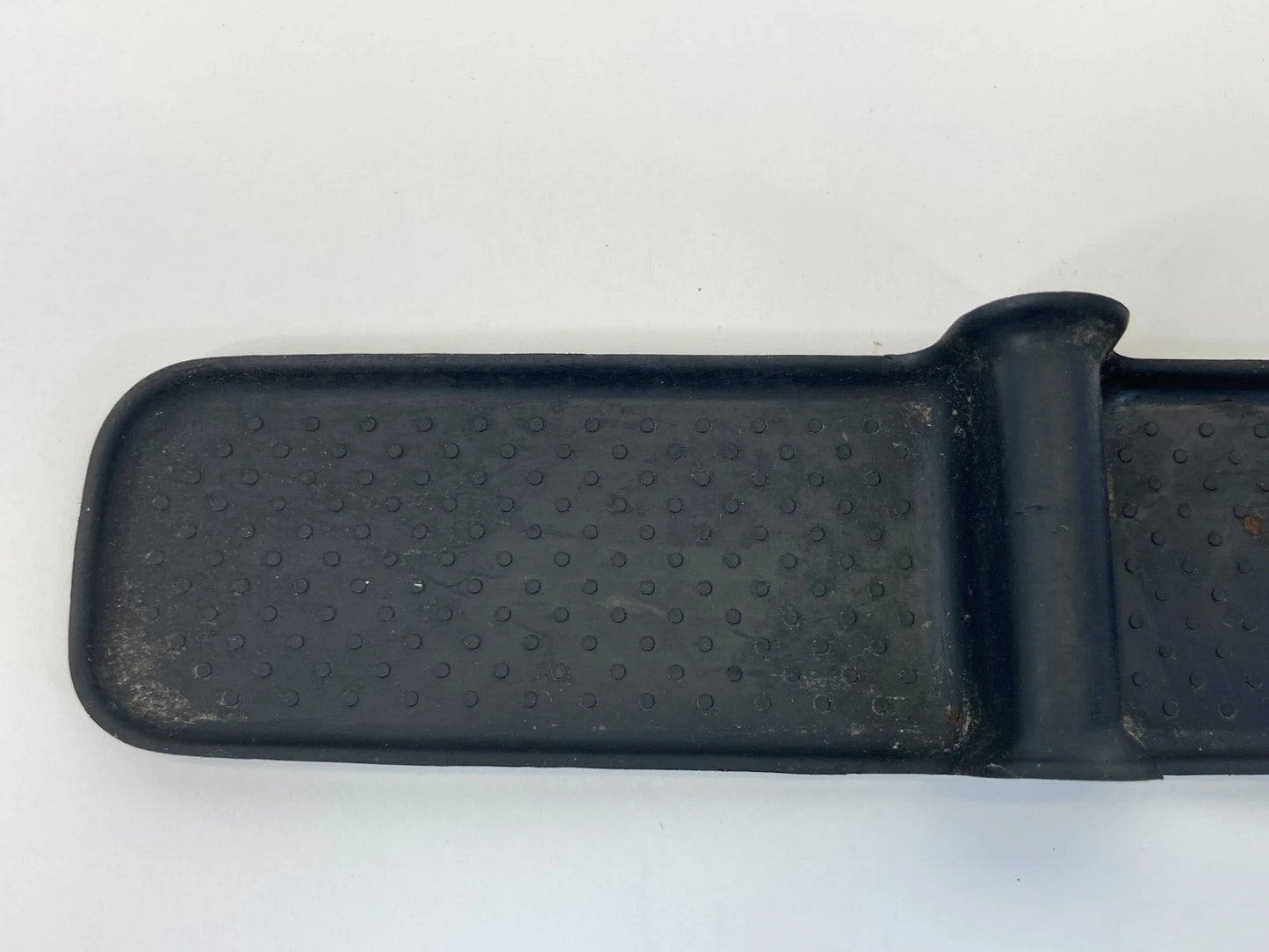 02-06 TOYOTA CAMRY FRONT RIGHT DOOR HANDLE POCKET INSERT MAT OEM 74283-AA010