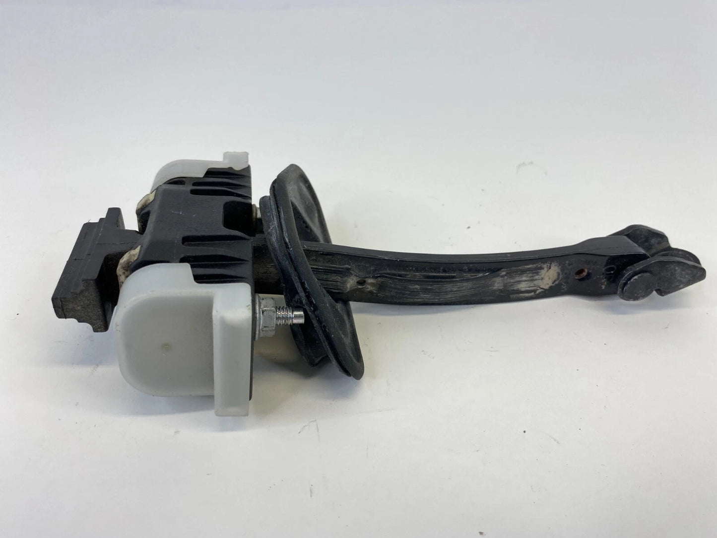 2011-2017 BUICK REGAL FRONT RIGHT DOOR CHECK STOPPER STRAP HOLDER OEM FACTORY