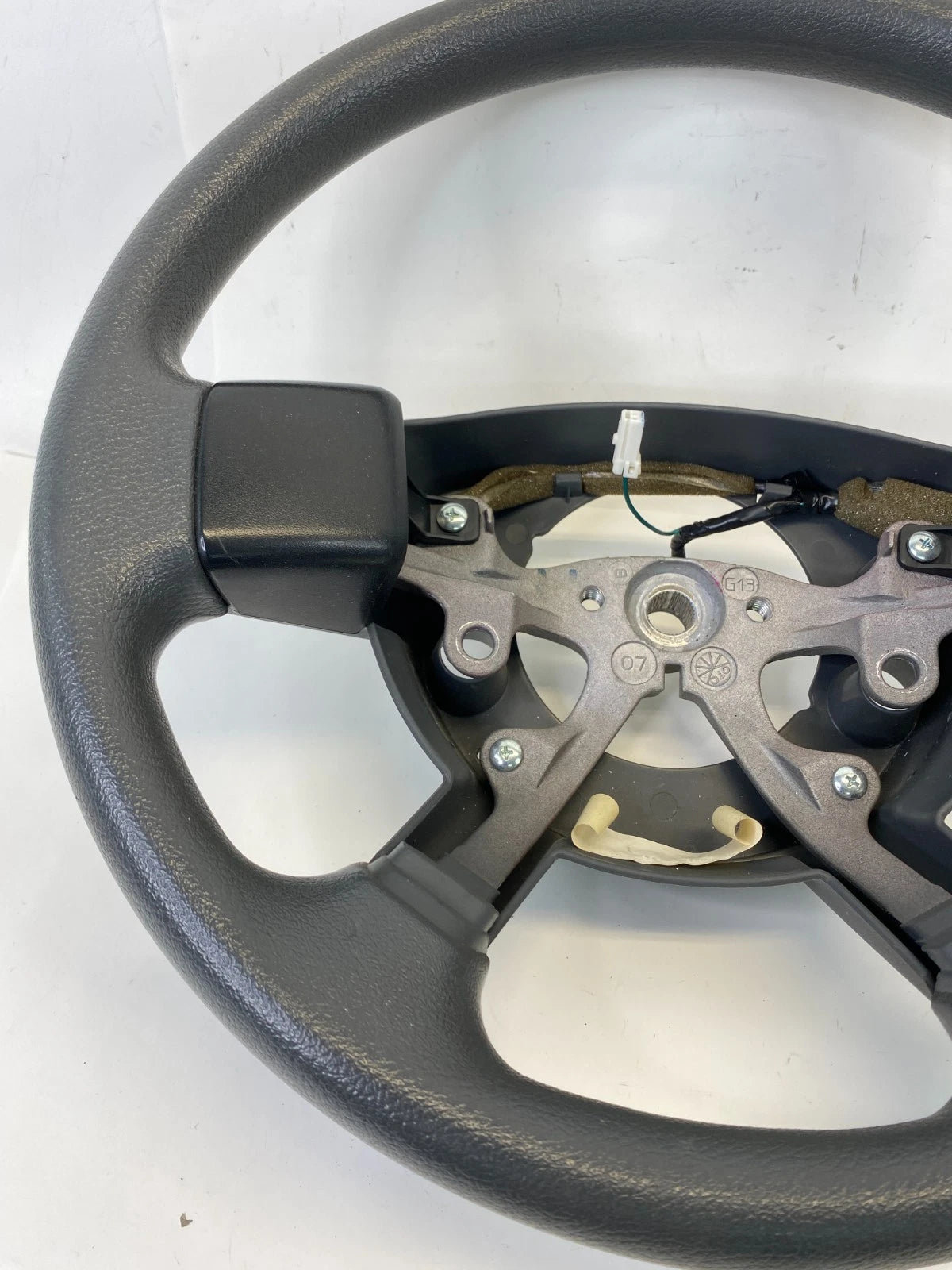 2007 DODGE DAKOTA ST STEERING WHEEL FOUR SPOKE WITHOUT CRUISE CONTROL OEM