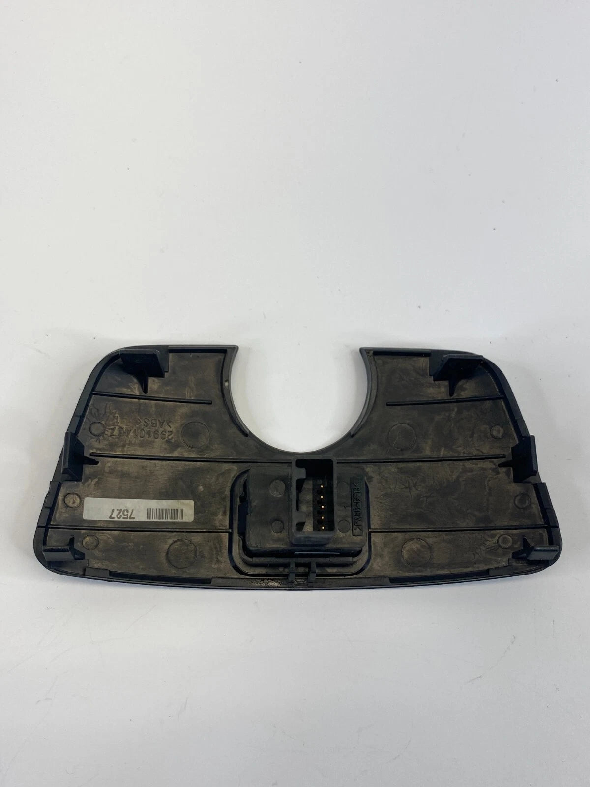 2013-2015 CHEVROLET SPARK CENTER LOWER DASH RADIO IMPUT SOCKET PORT 299101407