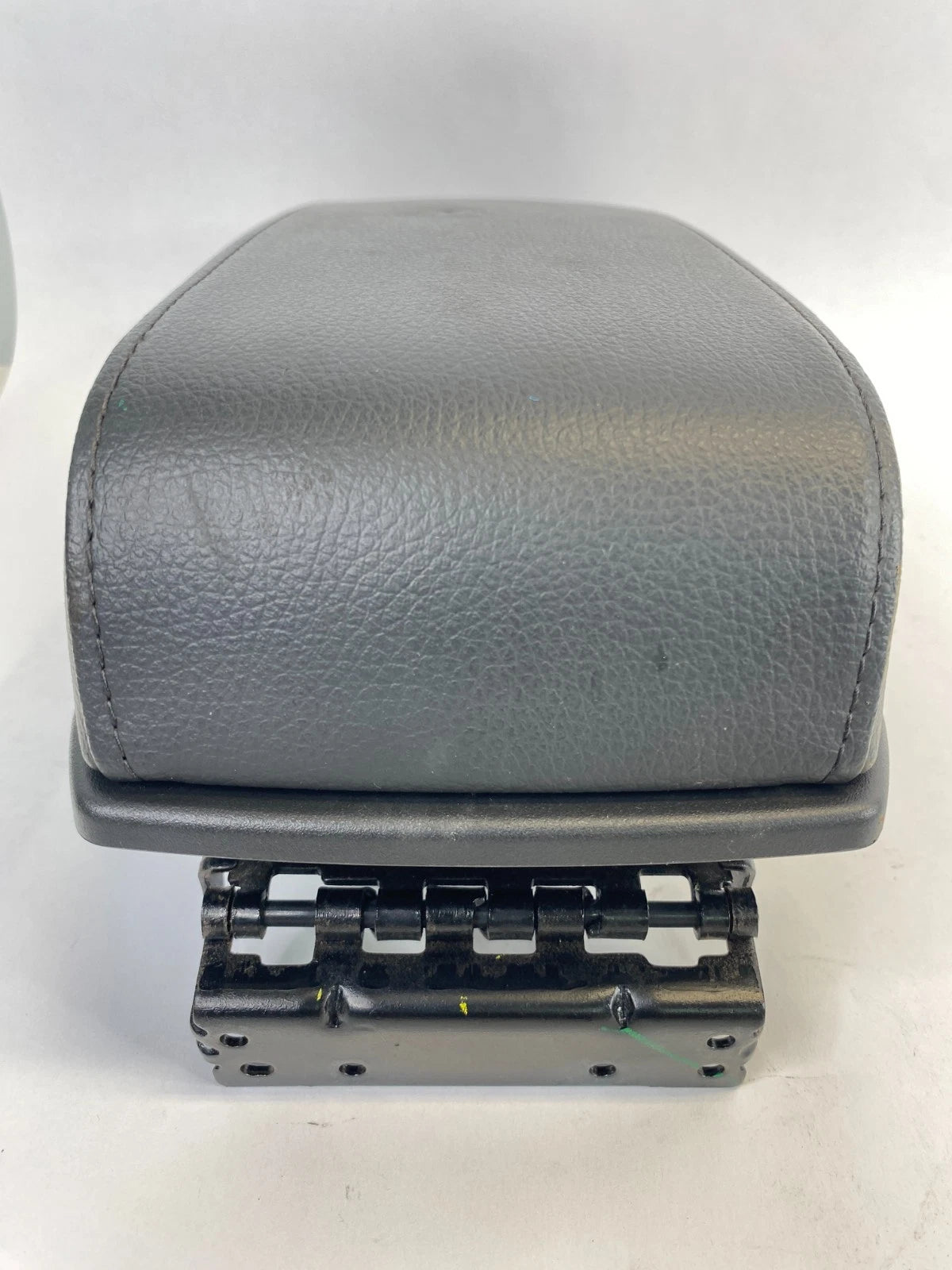 2009 2010 DODGE JOURNEY CENTER CONSOLE SLIDING ARMREST LID ASSEMBLY BLACK OEM