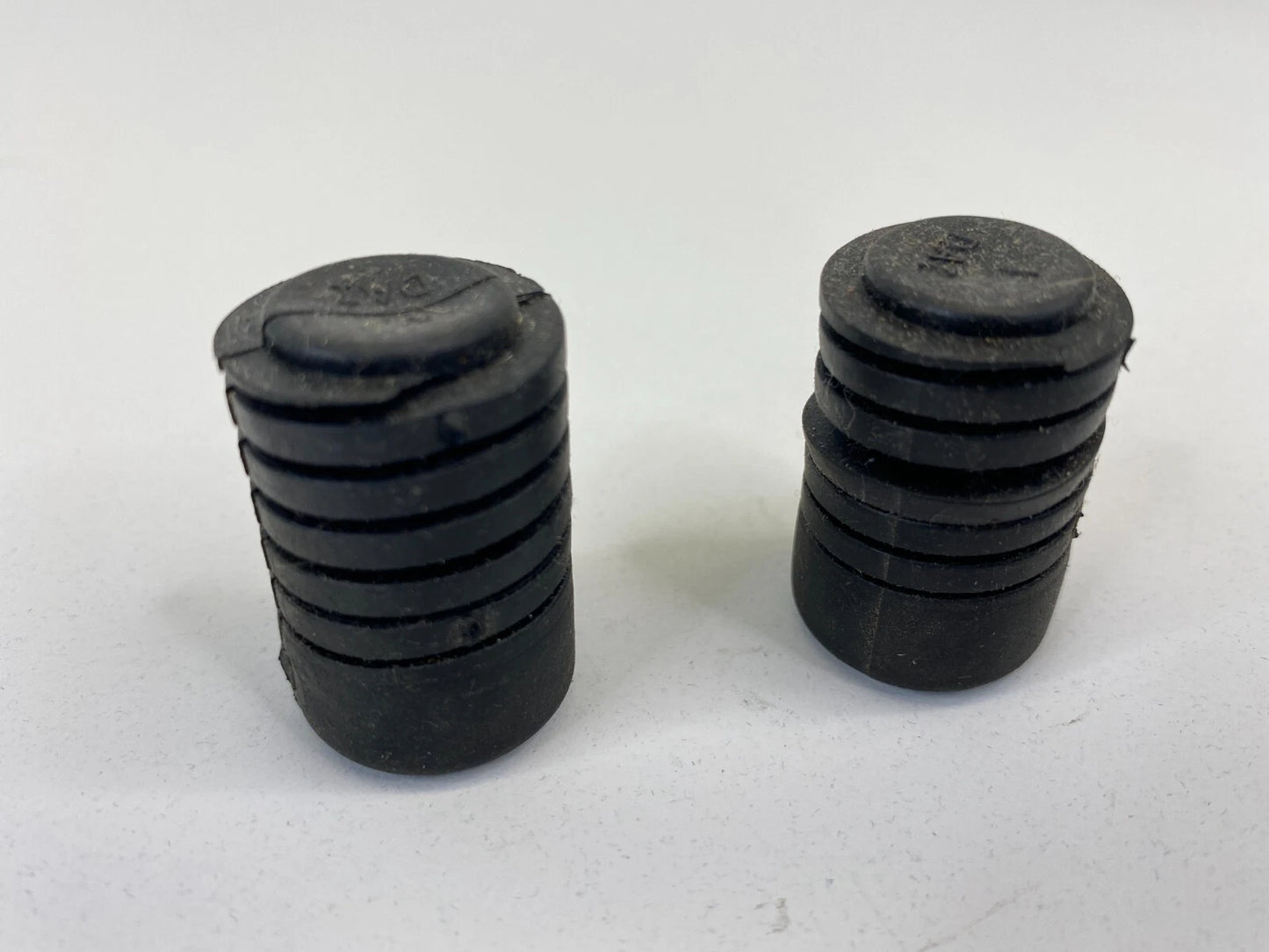 2007-2009 Hyundai Elantra Rear Trunk Hatch Rubber Cushion Adjustment Set Pair