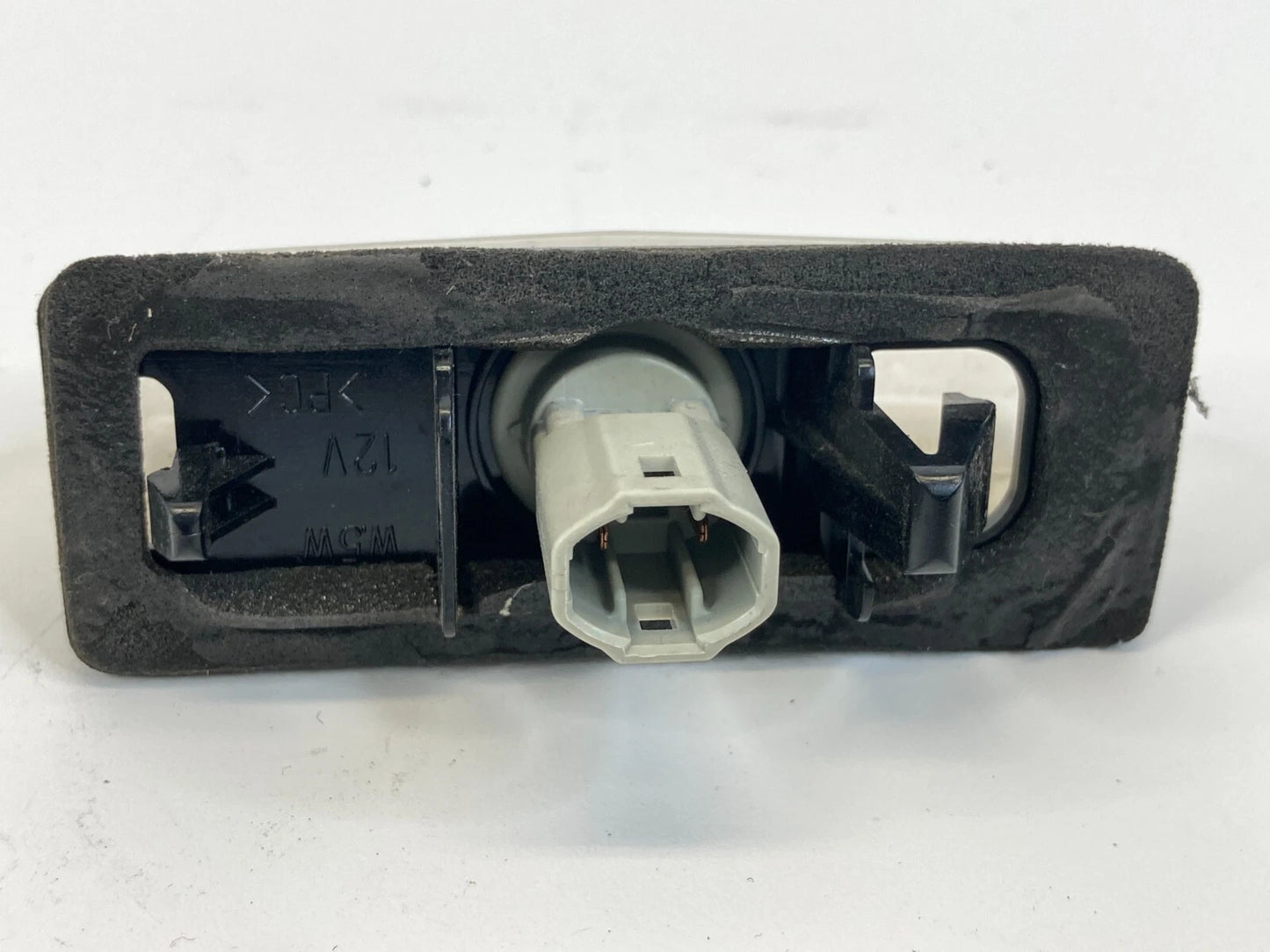 2005 2006 2007 SCION TC REAR LEFT OR RIGHT TRUNK LICENSE PLATE LIGHT LAMP OEM