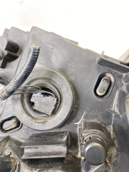 2008-2012 NISSAN VERSA HATCHBACK FRONT LEFT DRIVER HEADLIGHT HEADLAMP HALOGEN