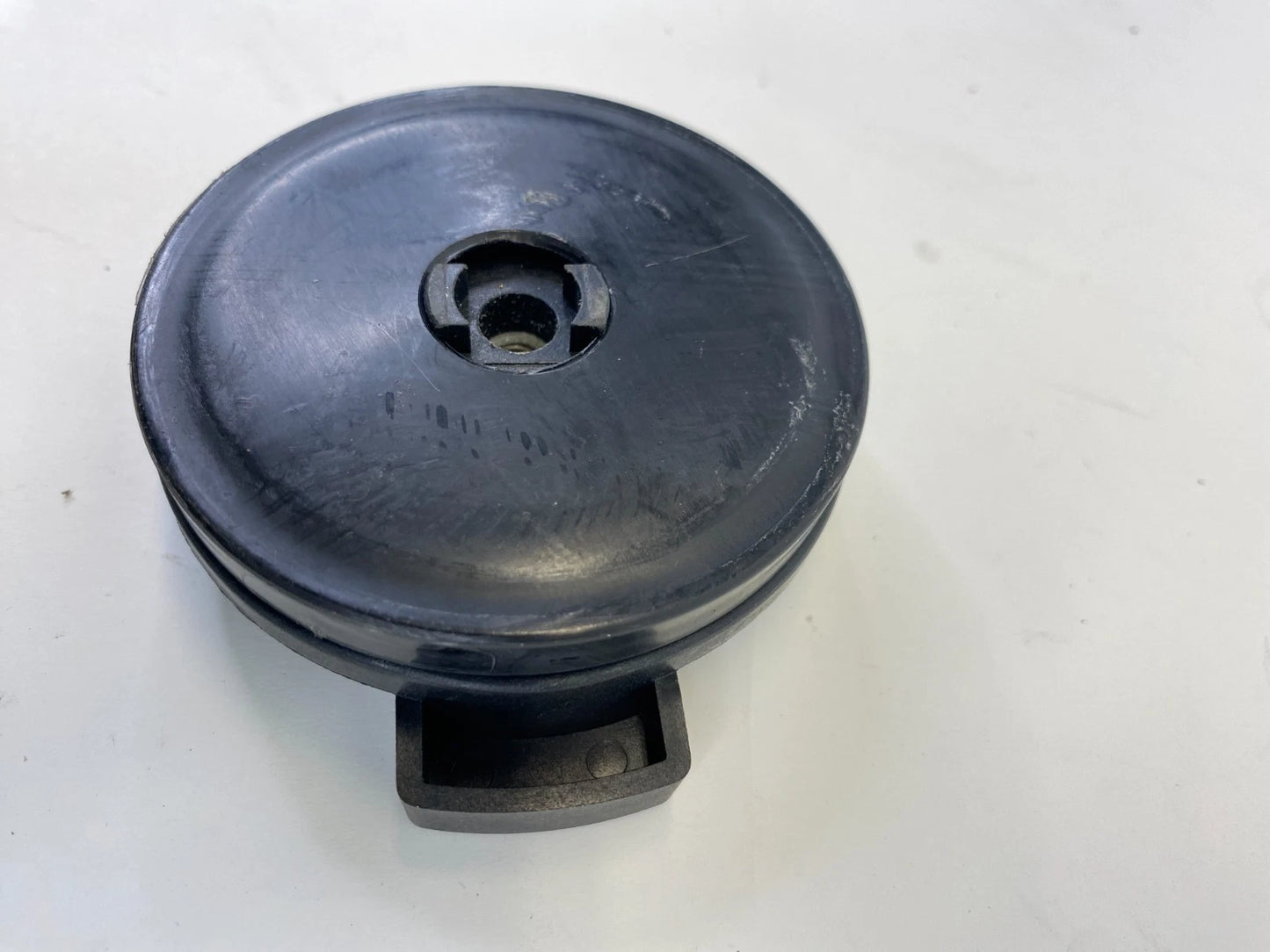 2004-2012 CHEVROLET MALIBU SPARE TIRE HOLD DOWN MOUNT PLATE BRACKET BOLT OEM