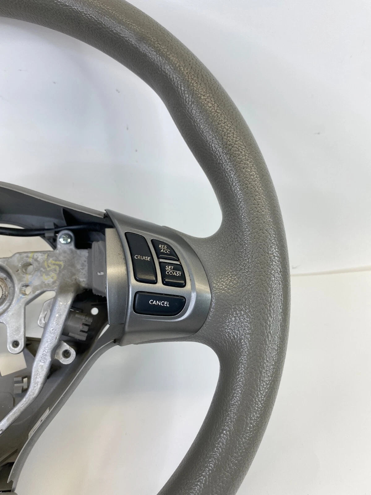 2009-2013 SUBARU FORESTER STEERING WHEEL W/ CRUISE CONTROL SWITCH BUTTON OEM