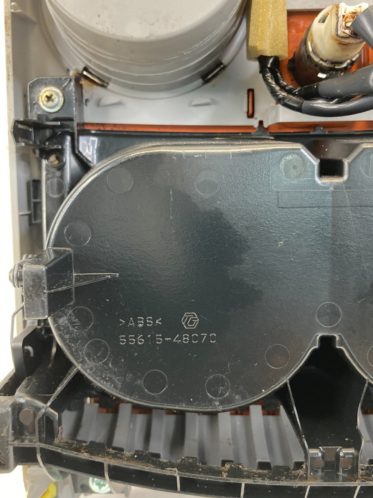 08 09 Toyota Highlander Center Console Shifter Bezel w/ Cup Holder & Switches