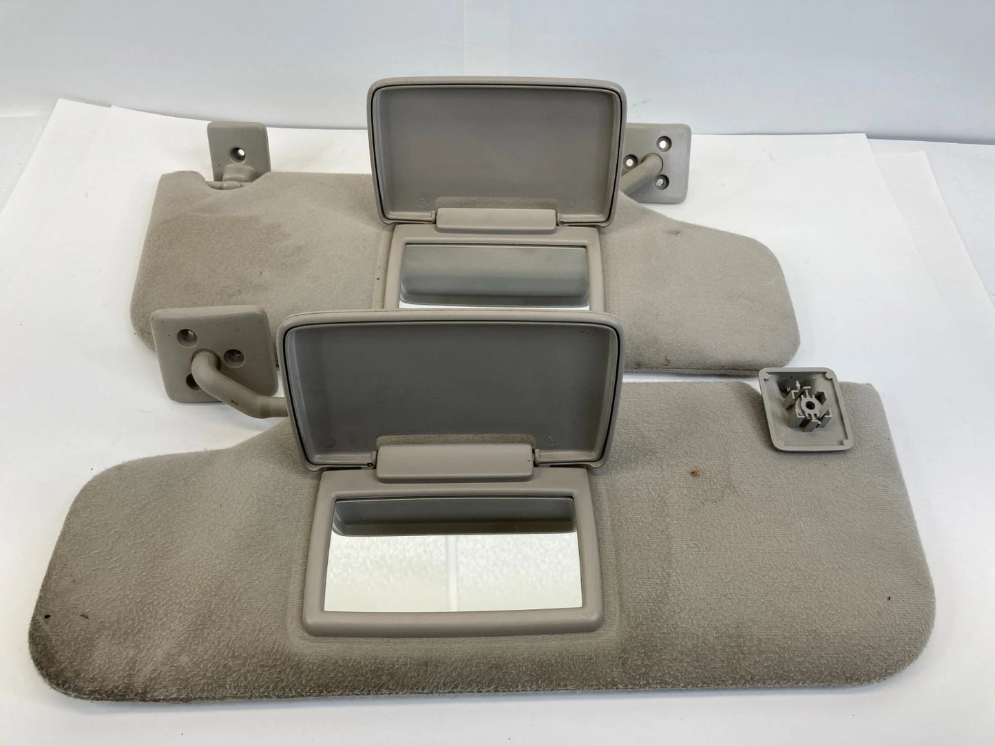 2007-2010 FORD EDGE LEFT & RIGHT SUNVISOR SUN VISOR SET W/O ILLUMINATED MIRROR