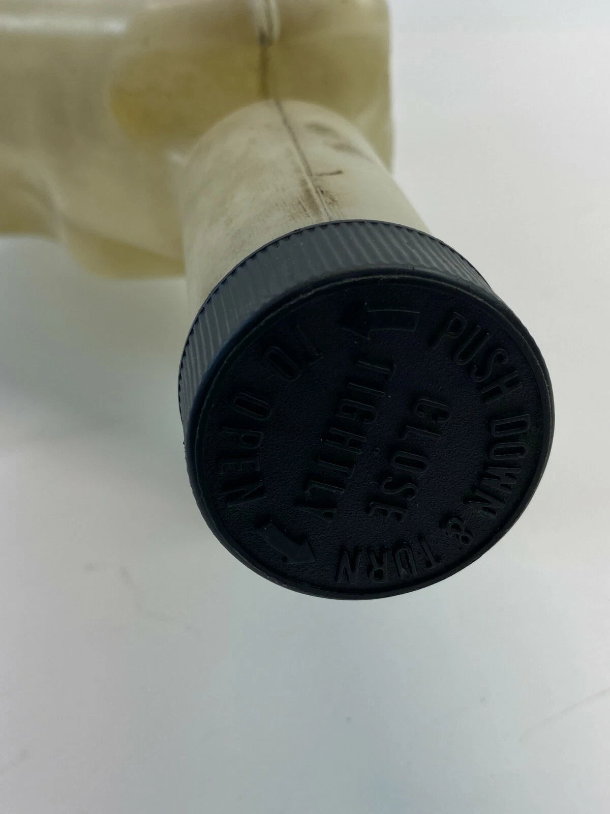 09 10 11 12 13 14 VOLKSWAGEN ROUTAN COOLANT RESERVOIR BOTTLE OVERFLOW W/ CAP OEM