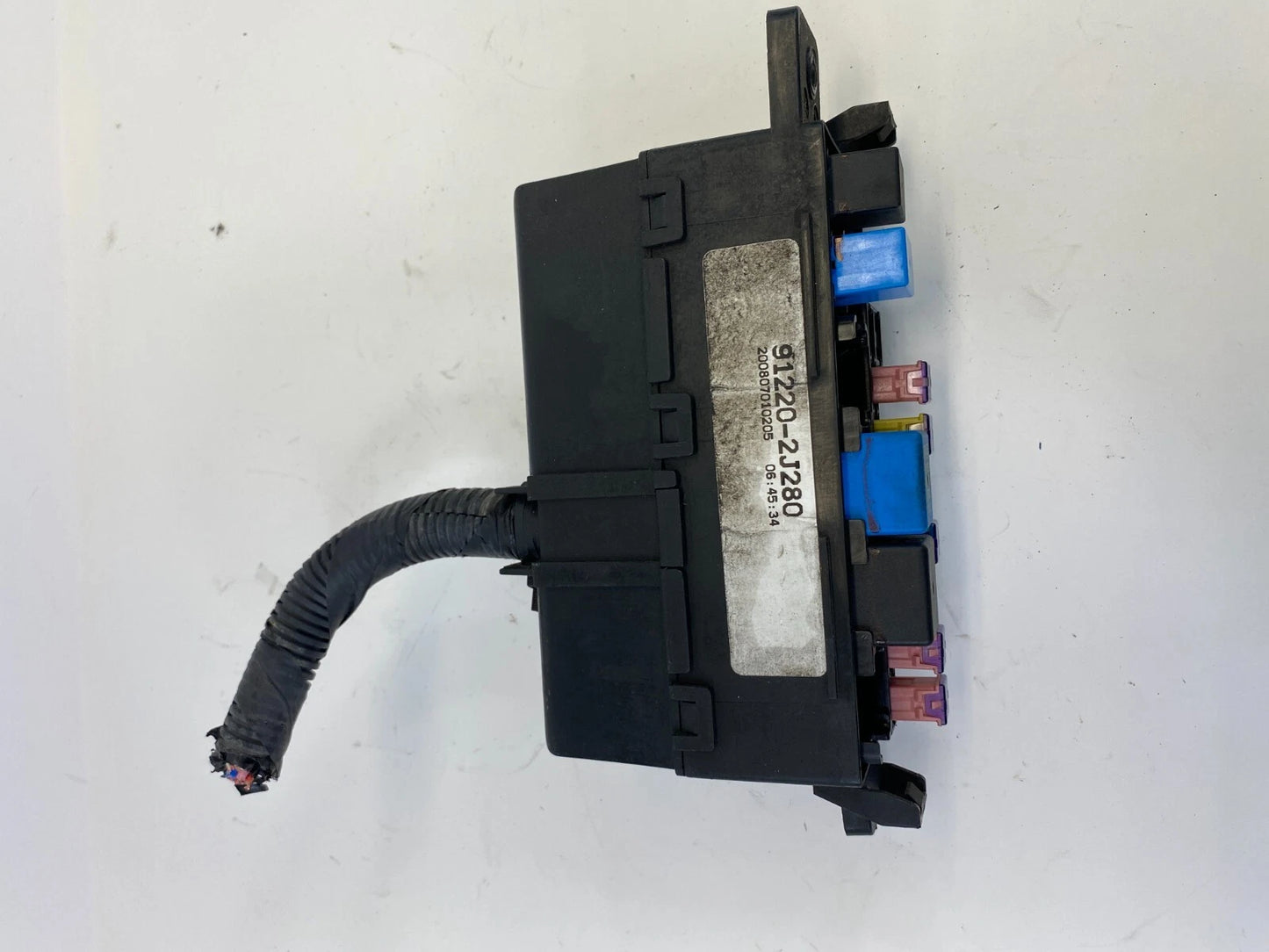2009-2011 KIA BORREGO 3.8L UNDER HOOD FUSE RELAY BOX COMPARTMENT 91220-2J280