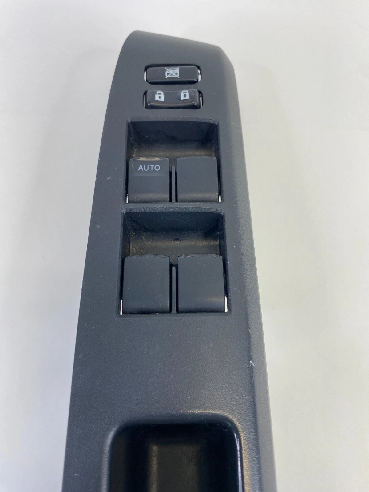 2008-2015 SCION XB FRONT LEFT MASTER DOOR POWER WINDOW SWITCH W/ BEZEL OEM