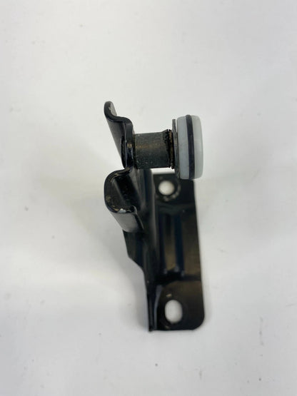 2005-2010 HONDA ODYSSEY REAR RIGHT SLIDING DOOR UPPER ROLLER BRACKET OEM