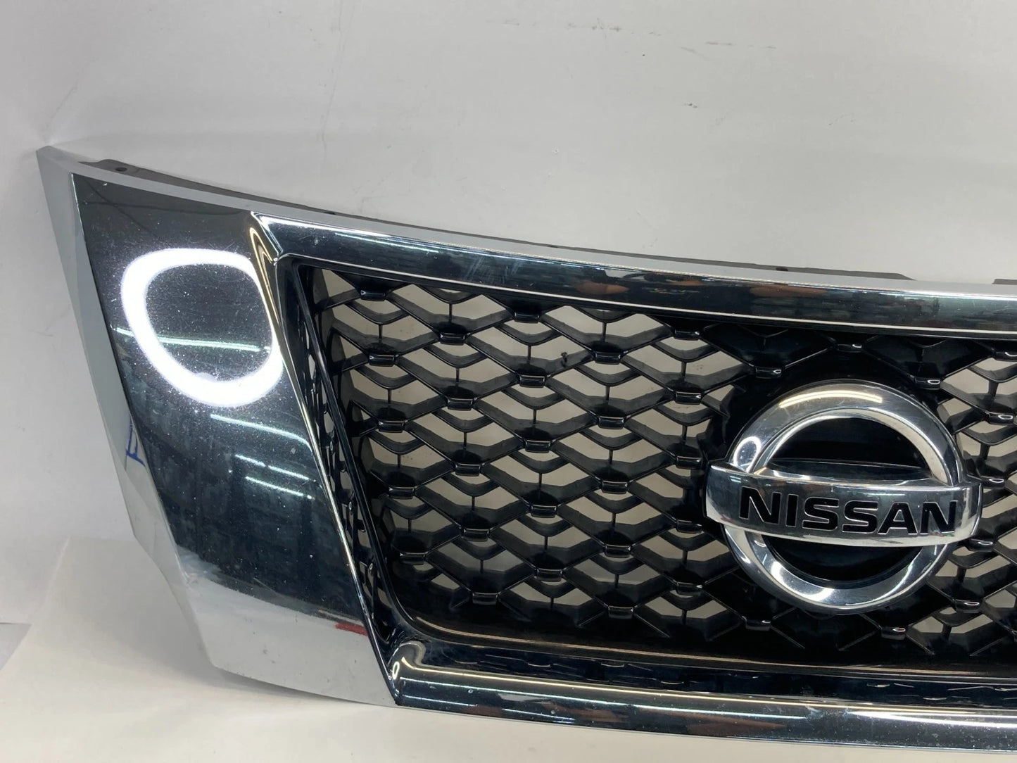 2013-2016 Nissan Pathfinder Front Upper Grill Grille W/O Camera 62310-3KN0A OEM