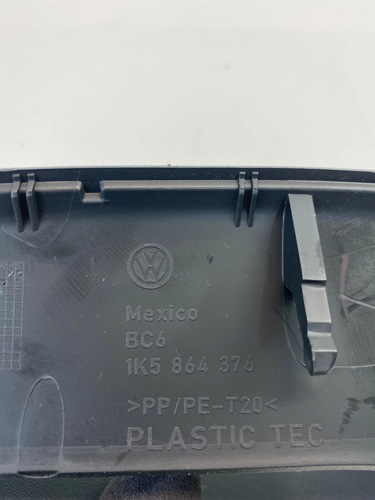 2005-2010 VW JETTA PASSENGER SIDE CENTER CONSOLE SIDE TRIM PANEL OEM 1K5864376