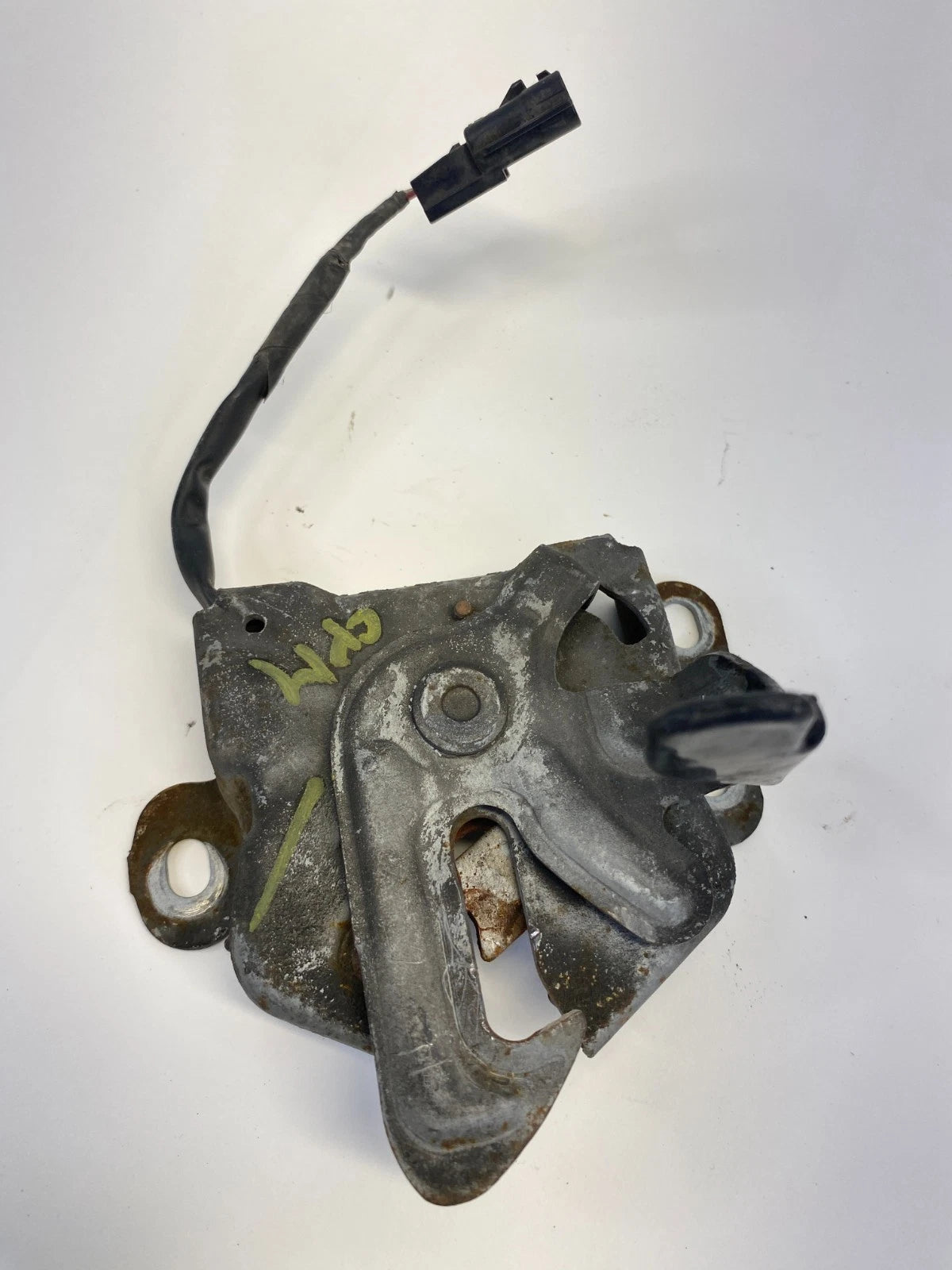 2010-2013 SUZUKI KIZASHI HOOD LOCK BONNET LATCH RELEASE ACTUATOR OEM