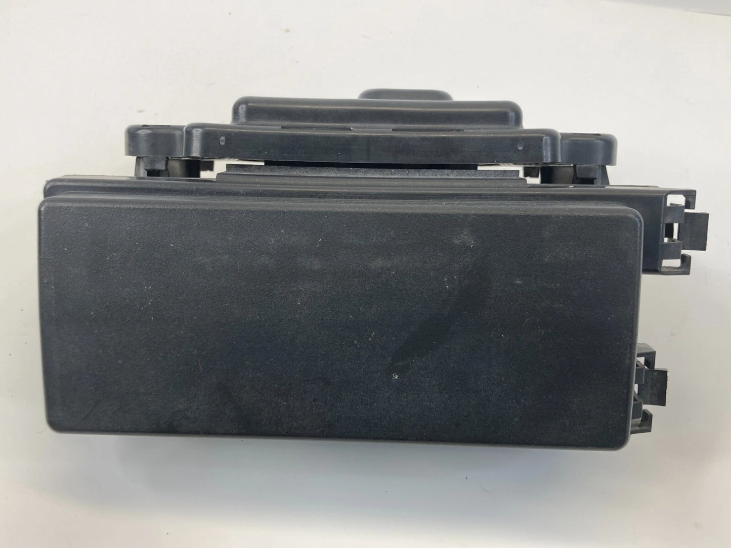 2006 JEEP GRAND CHEROKEE CHASSIS CONTROL MODULE CCM BCM BODY CONTROL W/ FUSE BOX