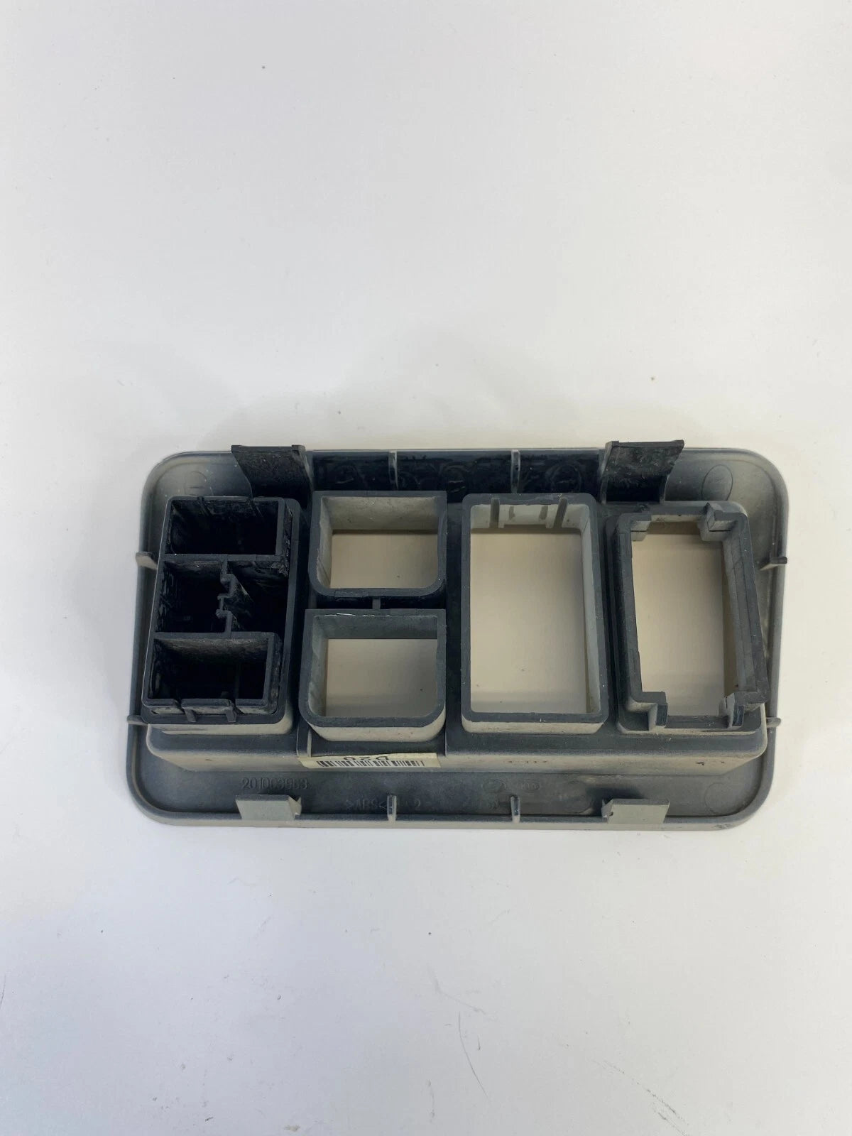 07 08 09 HYUNDAI SANTA FE DASH LEFT SIDE LOWER SWITCH COVER BEZEL 201003963 OEM