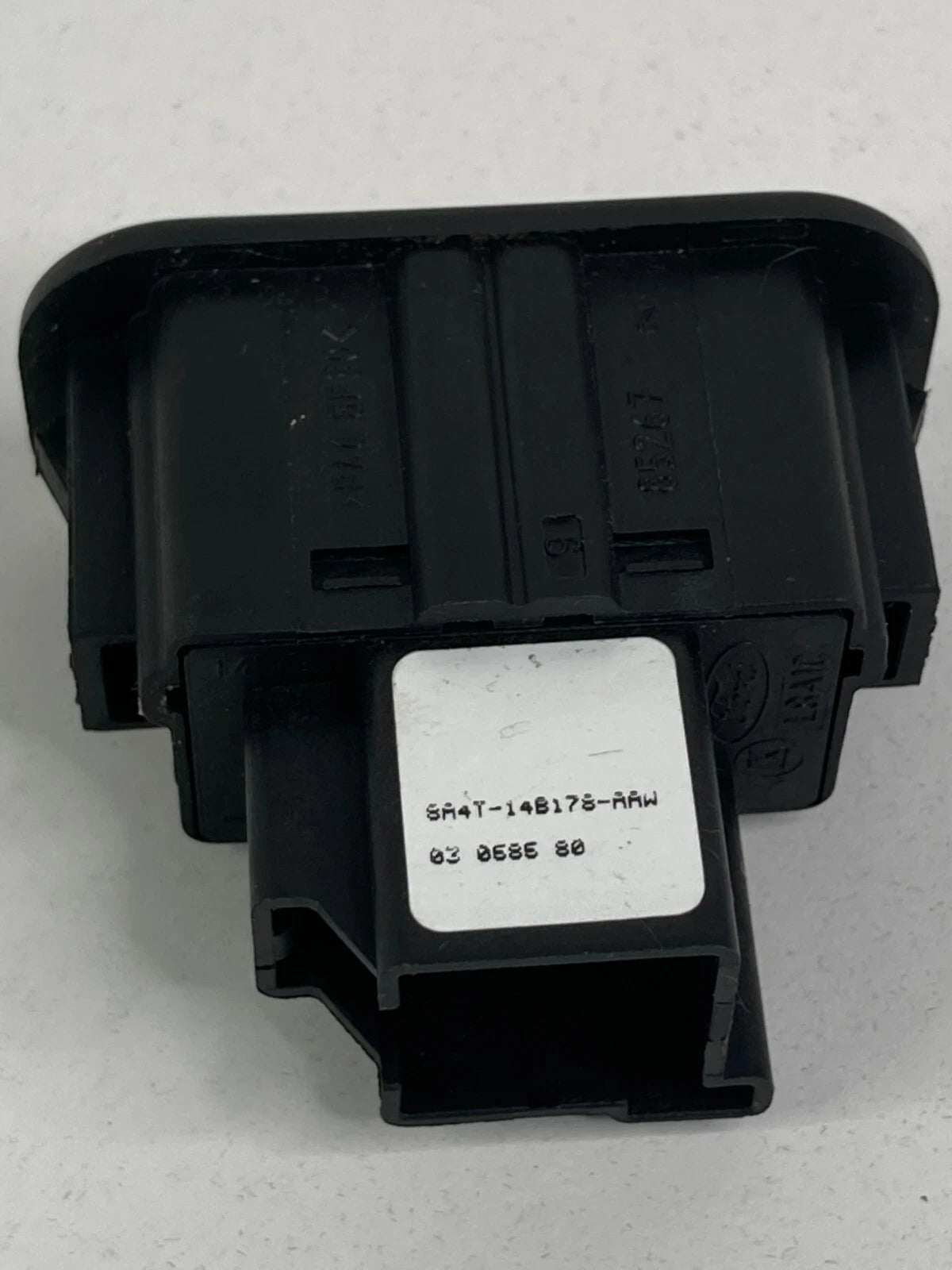 2010-2019 LINCOLN MKT REAR RIGHT SEAT RELEASE ADJUSTER SWITCH BUTTON 8A4T-14B178