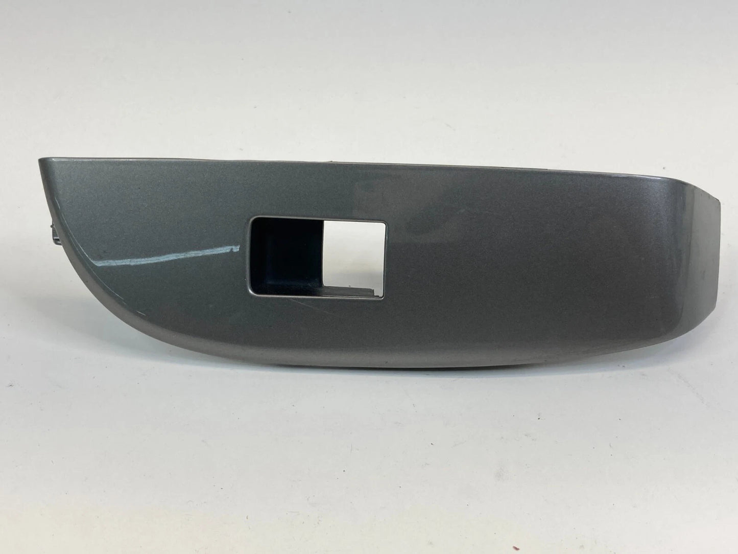 2013-2015 CHEVROLET MALIBU REAR RIGHT DOOR WINDOW SWITCH BEZEL TRIM 20829111 OEM
