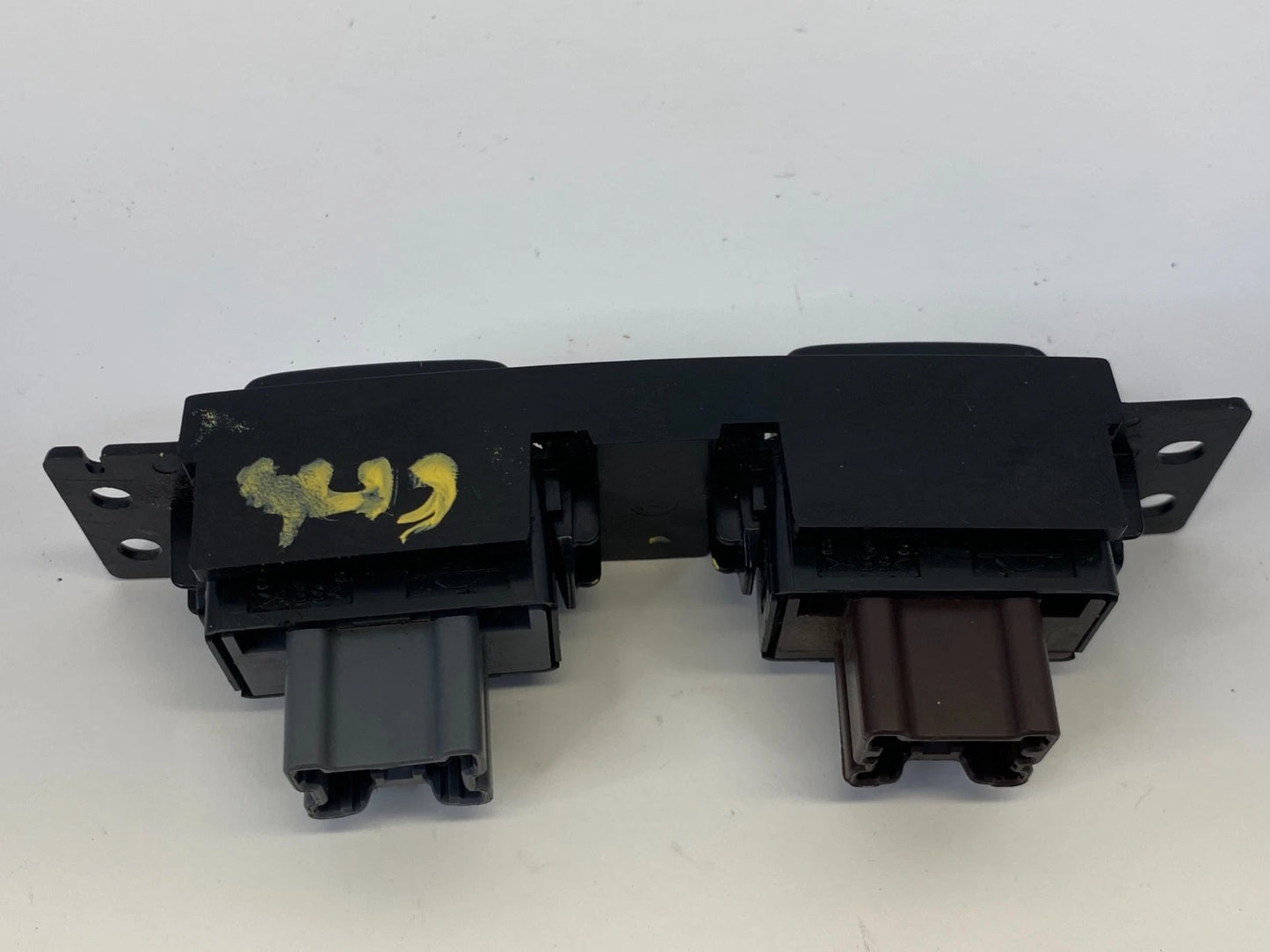 2003-2007 INFINITI G35 SEDAN LEFT & RIGHT HEATED SEAT SWITCHES PAIR SET OEM