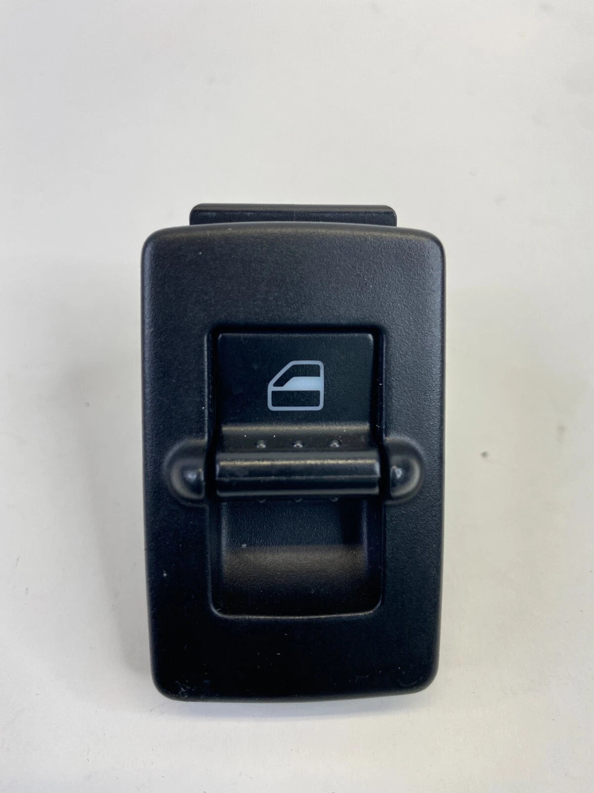 98-07 VOLKSWAGEN BEETLE FRONT RIGHT SIDE DOOR POWER WINDOW CONTROL SWITCH OEM