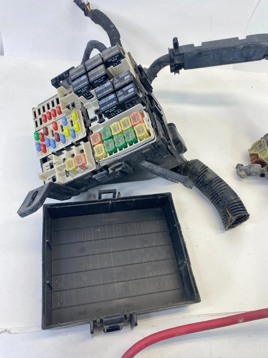 2014-2019 FORD FIESTA 1.6L AT FWD ENGINE FUSE BOX RELAY JUNCTION D1BT-14A390-FB