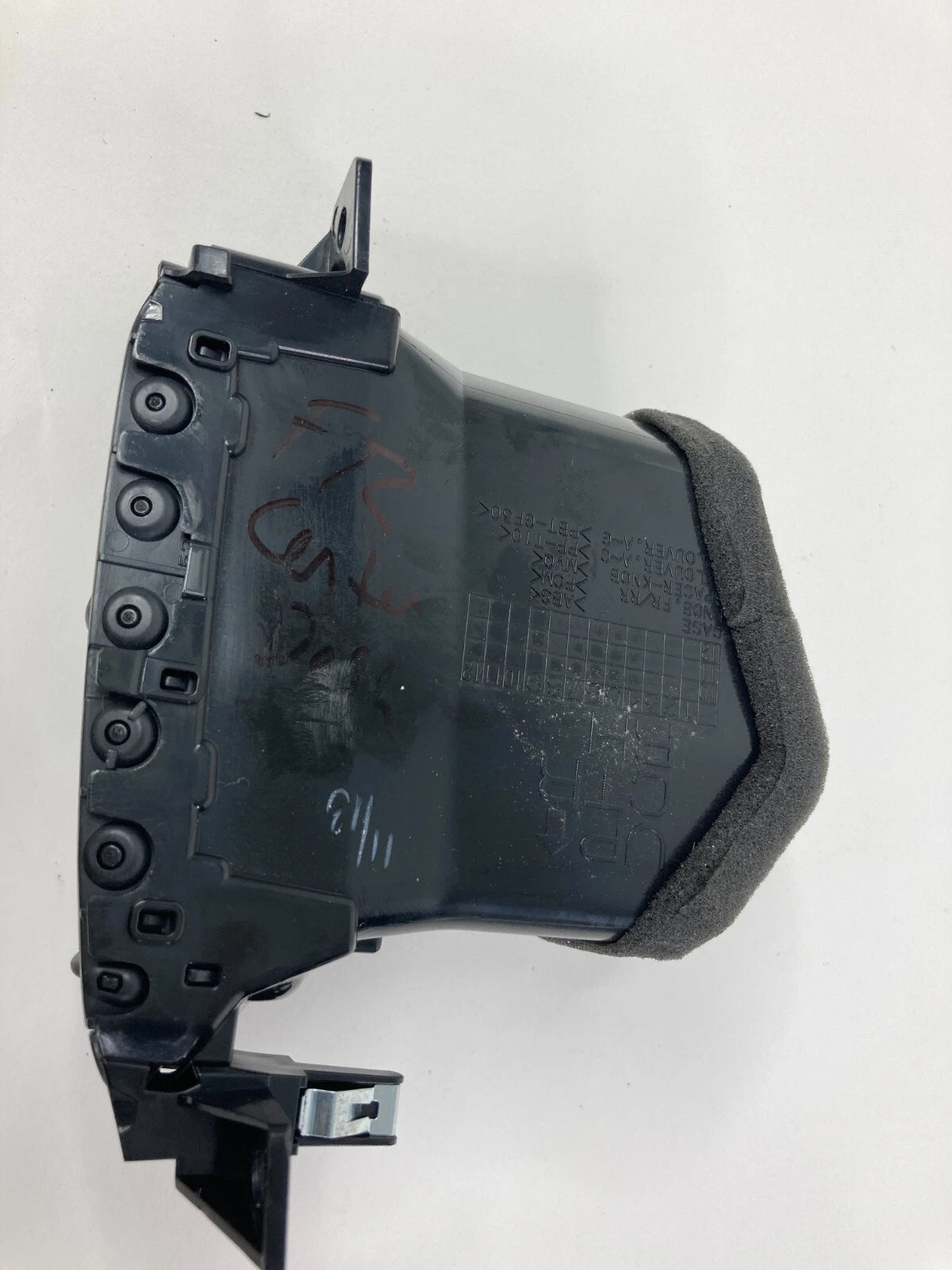 2011-2017 NISSAN JUKE DASH CENTER RIGHT INNER AIR VENT GRILLE 68750-1KK0A
