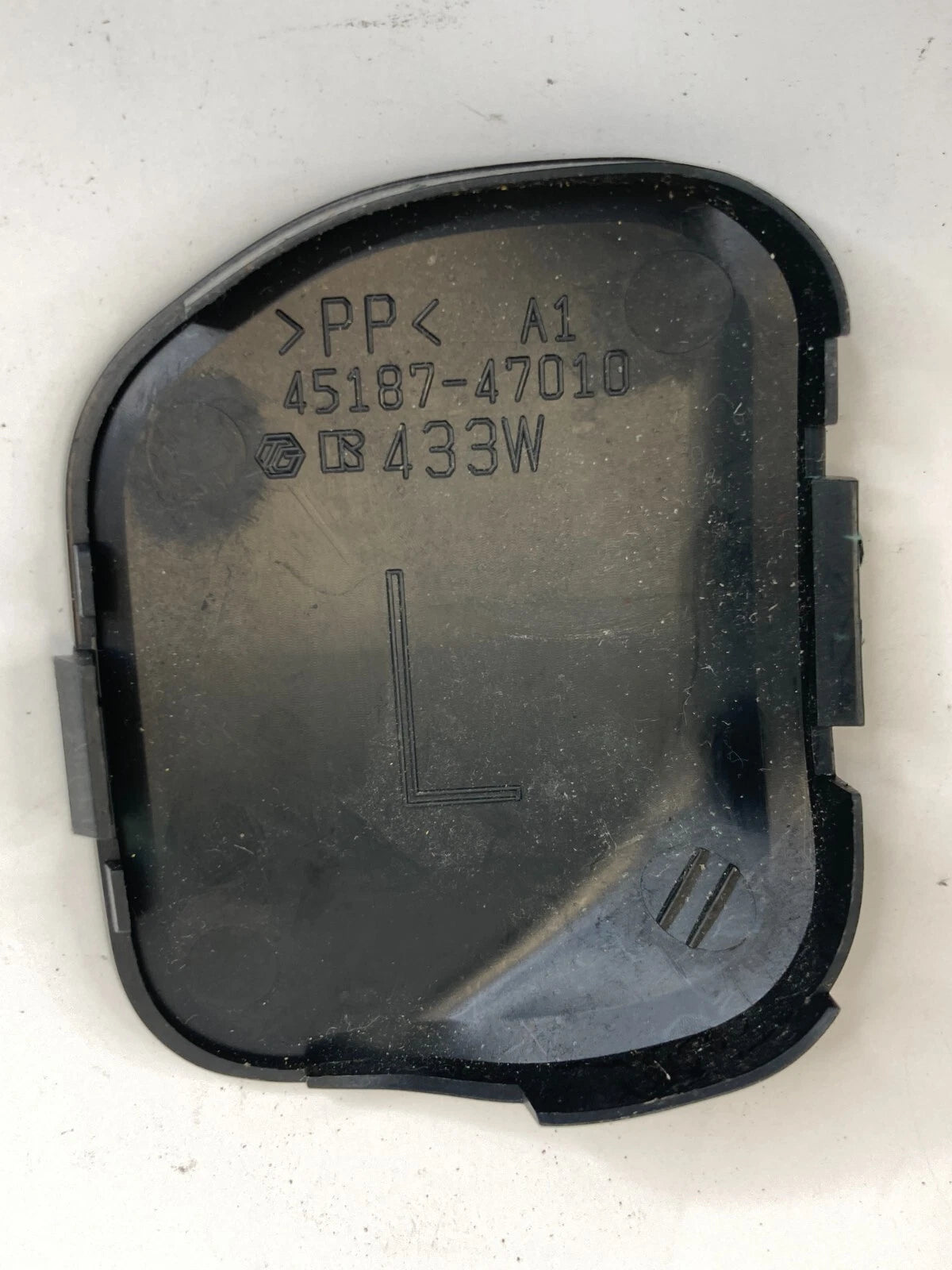 10 11 12 13 14 15 TOYOTA PRIUS LEFT LOWER STEERING WHEEL COVER BEZEL 45187-47010