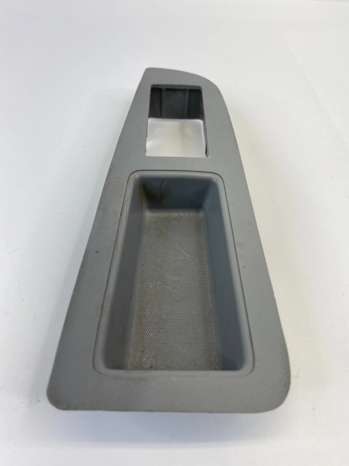 2006 2007 CHRYSLER 300 FRONT RIGHT DOOR WINDOW SWITCH BEZEL COVER TRIM 1053092