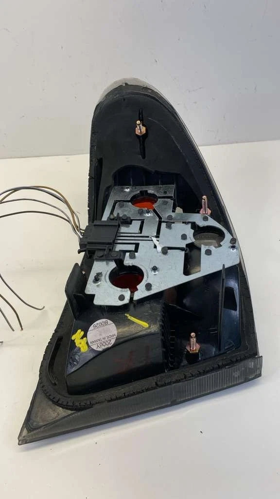 1998 1999 MERCEDES-BENZ E430 TAIL LIGHT LAMP RIGHT SIDE OUTER AFTERMARKET