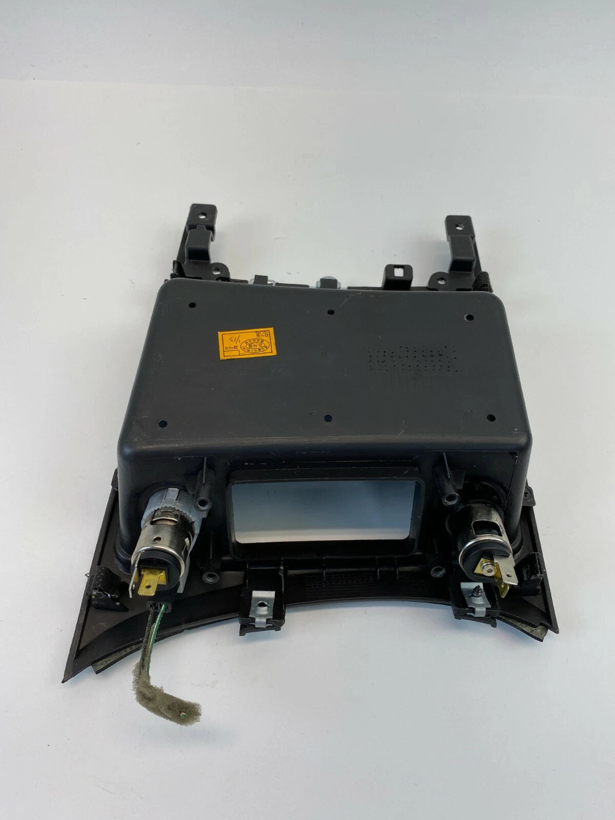 2010-2012 HYUNDAI SANTA FE CONSOLE POWER OUTLET COVER TRIM BEZEL 84691-2B002 OEM
