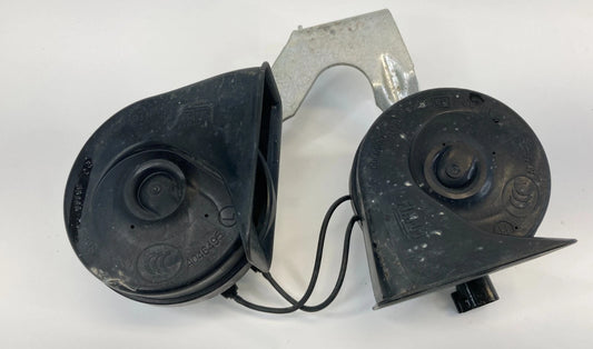 2011-2017 BUICK REGAL HIGH & LOW TONE NOTE SIGNAL ALARM HORN PAIR E355306 OEM