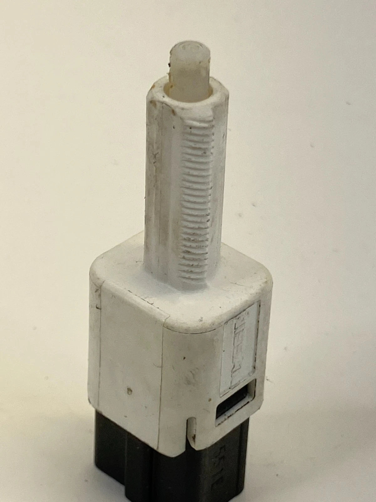13-19 NISSAN SENTRA FRONT BRAKE LIGHT STOP LAMP PEDAL SWITCH ASSY OEM F85CS23-U2