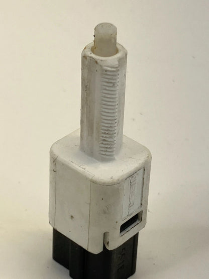 13-19 NISSAN SENTRA FRONT BRAKE LIGHT STOP LAMP PEDAL SWITCH ASSY OEM F85CS23-U2