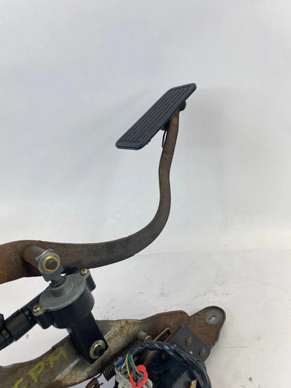 2003-2006 CHEVROLET TAHOE SILVERADO GAS PEDAL ACCELERATOR ASSEMBLY OEM