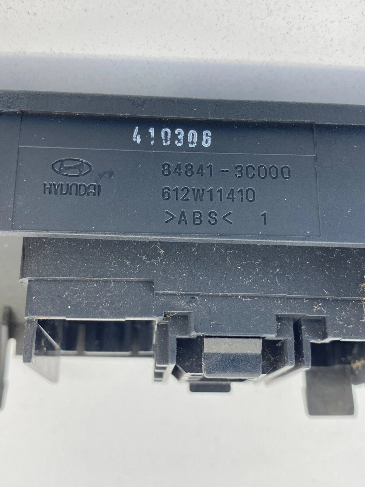 2002-2005 HYUNDAI SONATA CRUISE CONTROL LIGHT PANEL BEZEL TRIM 84841-3C000 OEM