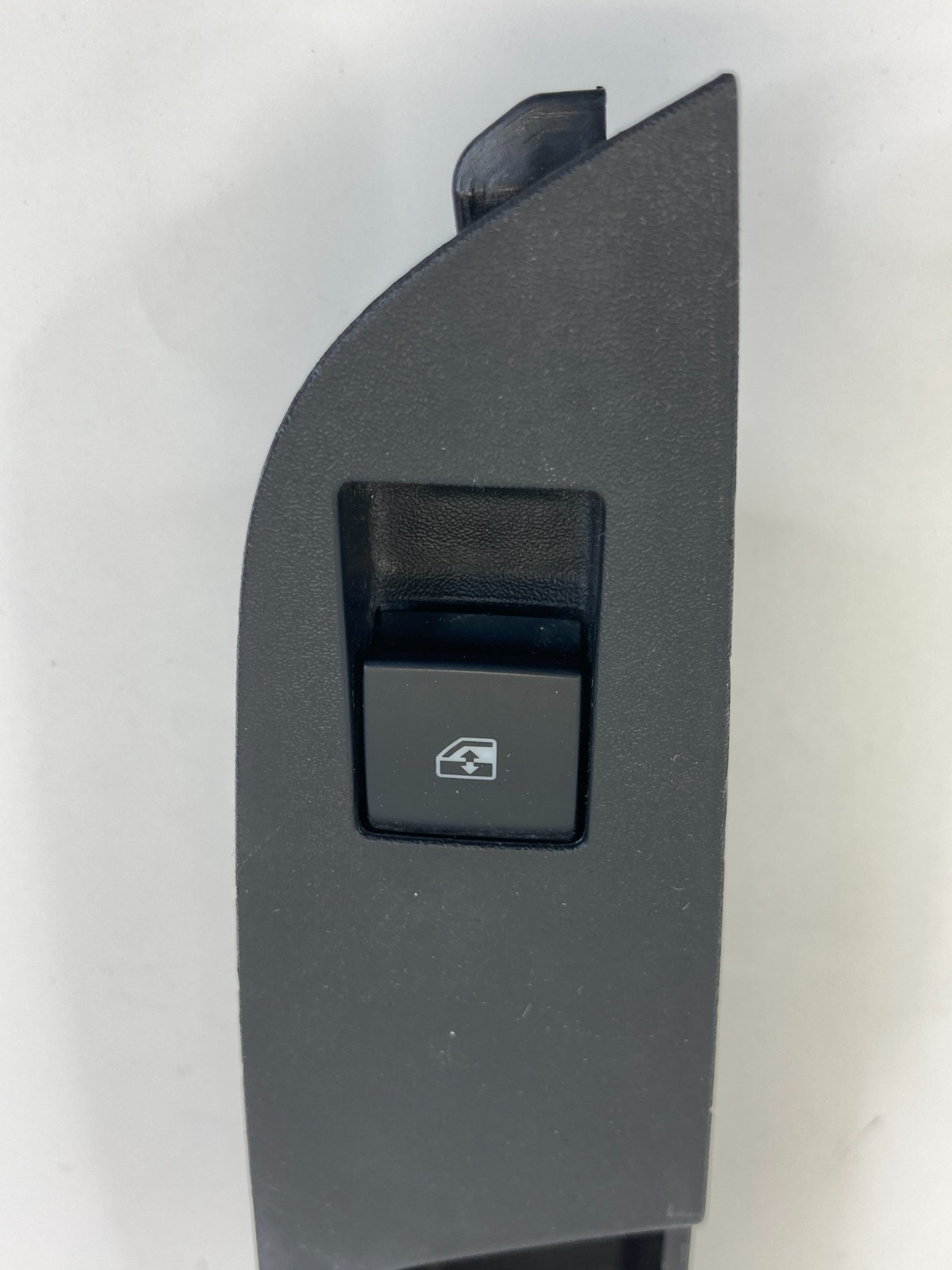 2010-2017 Chevrolet Equinox Rear Right Side Door Window Control Switch w/ Bezel