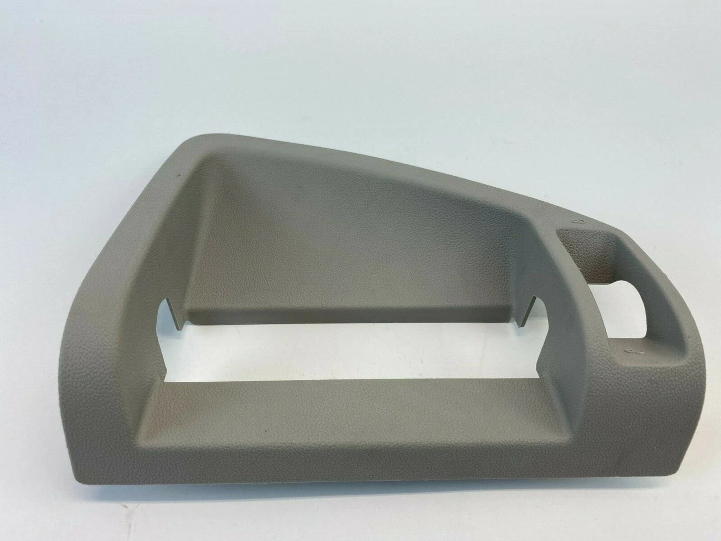 09 10 VW ROUTAN SLIDING DOOR HANDLE BEZEL COVER REAR LEFT OEM FACTORY L0150347