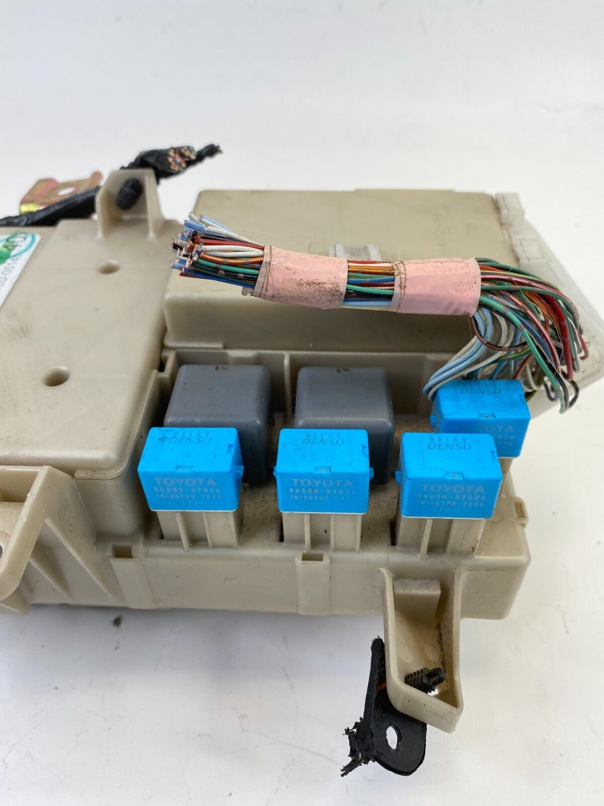 2004 Toyota Camry 3.0L Interior Cabin Fuse Box Relay Junction Block 82730-06140