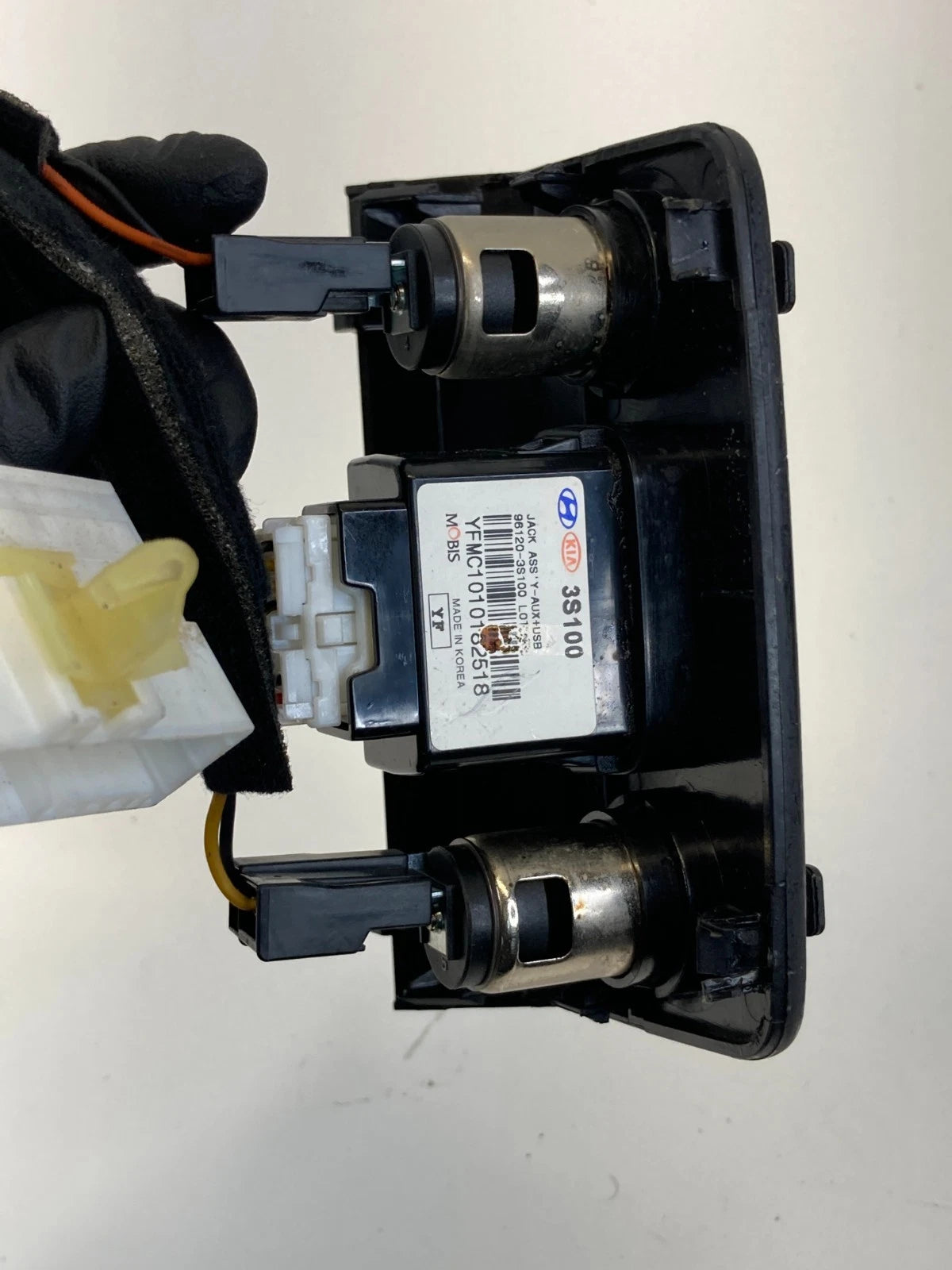 11-15 HYUNDAI SONATA POWER OUTLET SOCKET PORT 12V/120W USB AUX IPOD 96120-3S100