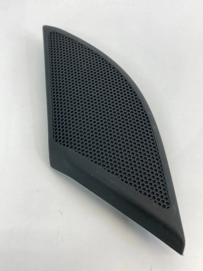 2008-2010 SATURN VUE REAR RIGHT SIDE DOOR AUDIO TWEETER COVER GRILLE 96627976