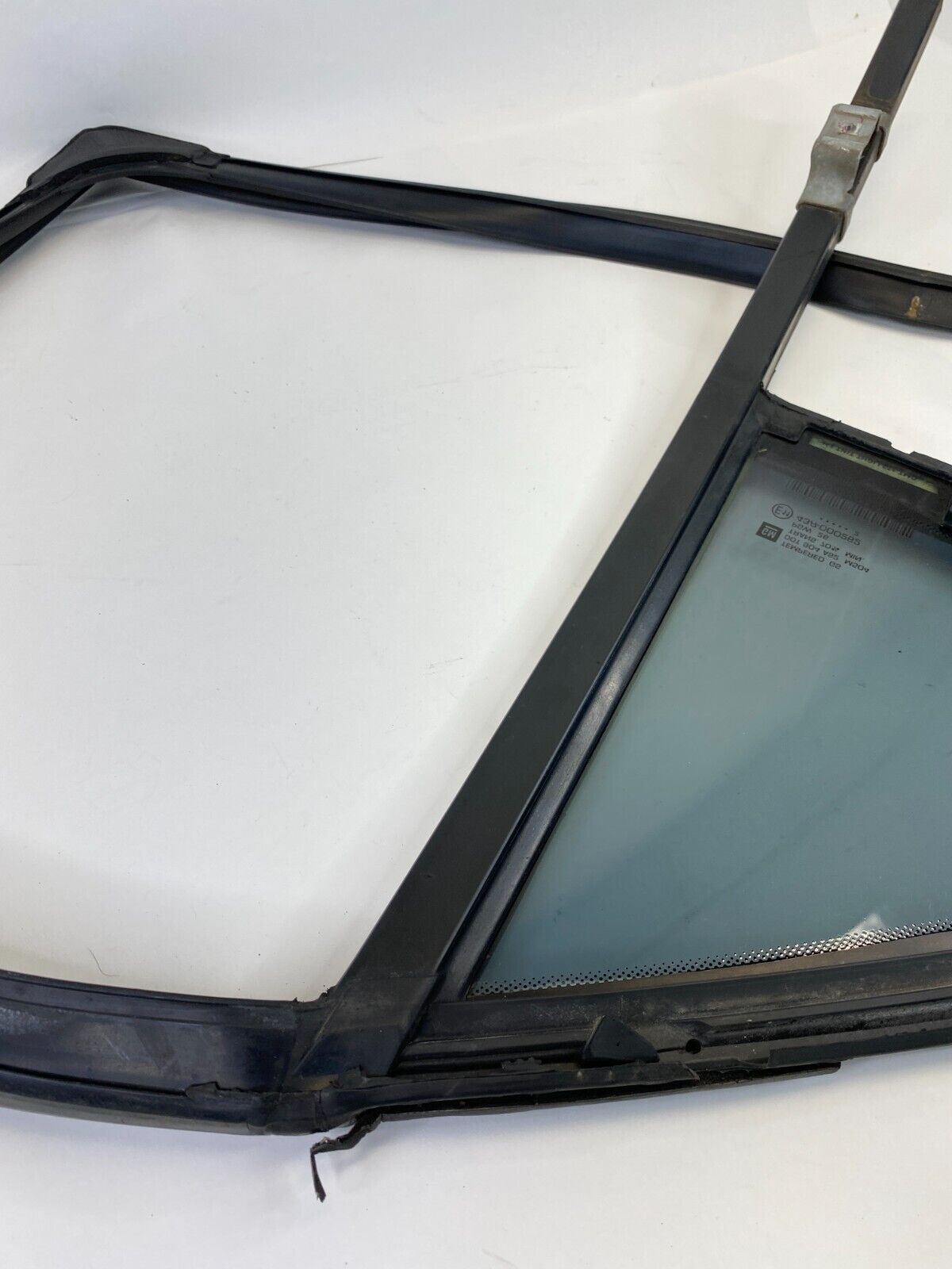 2010-2017 Chevrolet Equinox Rear Left Side Door Vent Quarter Window Glass OEM