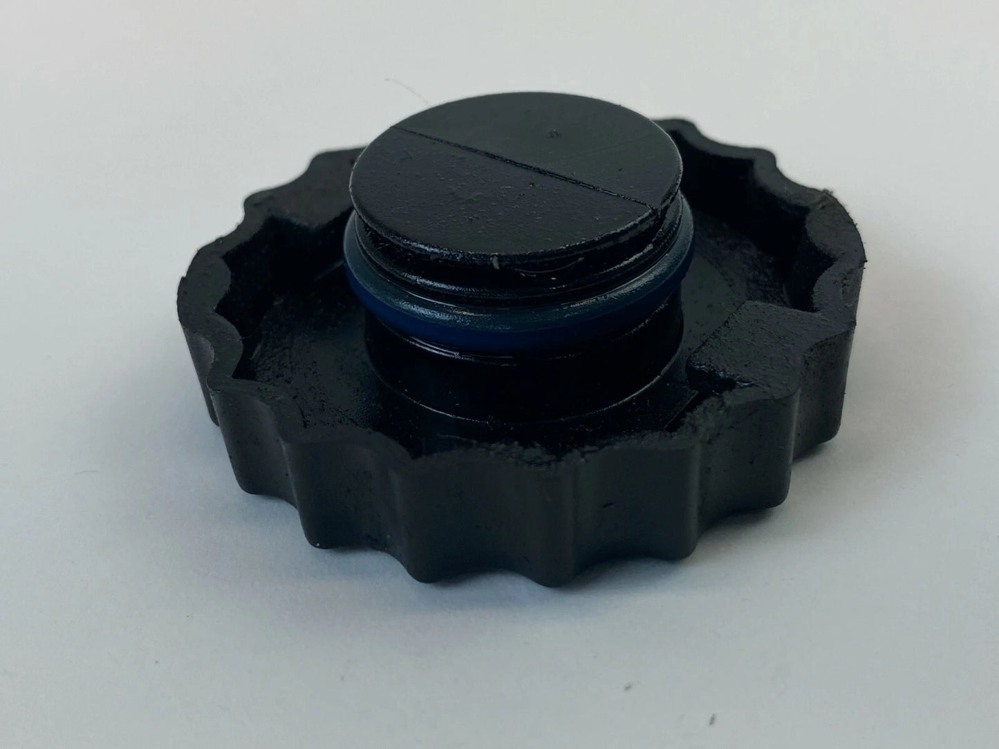 2008-2010 CHRYSLER TOWN & COUNTRY POWER STEERING FLUID RESERVOIR TANK COVER CAP