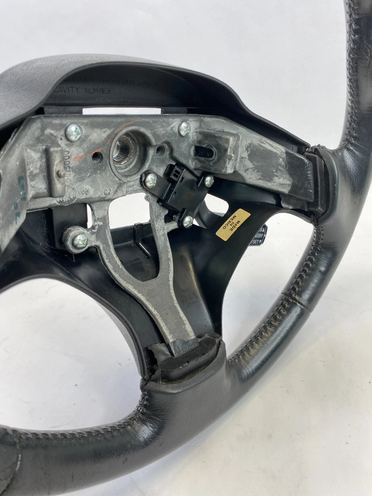 2000-2005 MITSUBISHI ECLIPSE STEERING WHEEL ASSEMBLY W/ CRUISE CONTROL SWITCH