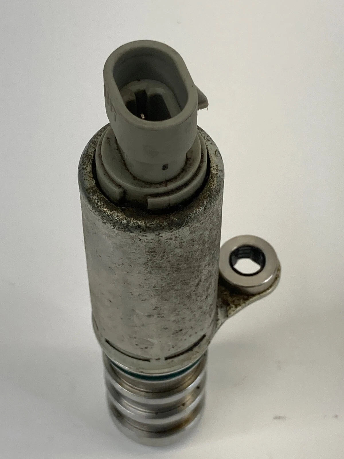 2010-2017 CHEVROLET EQUINOX INTAKE VARIABLE VALVE TIMING VVT SOLENOID OEM