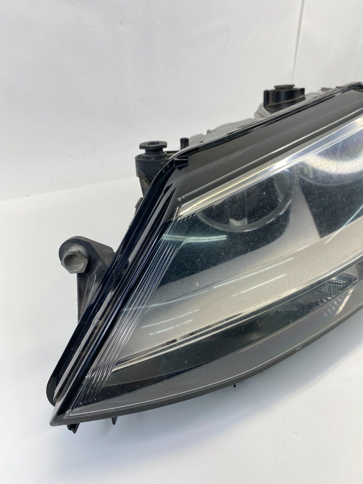 2011-2016 VW Volkswagen Jetta Front Left Driver Headlight Headlamp 5C7-941-005