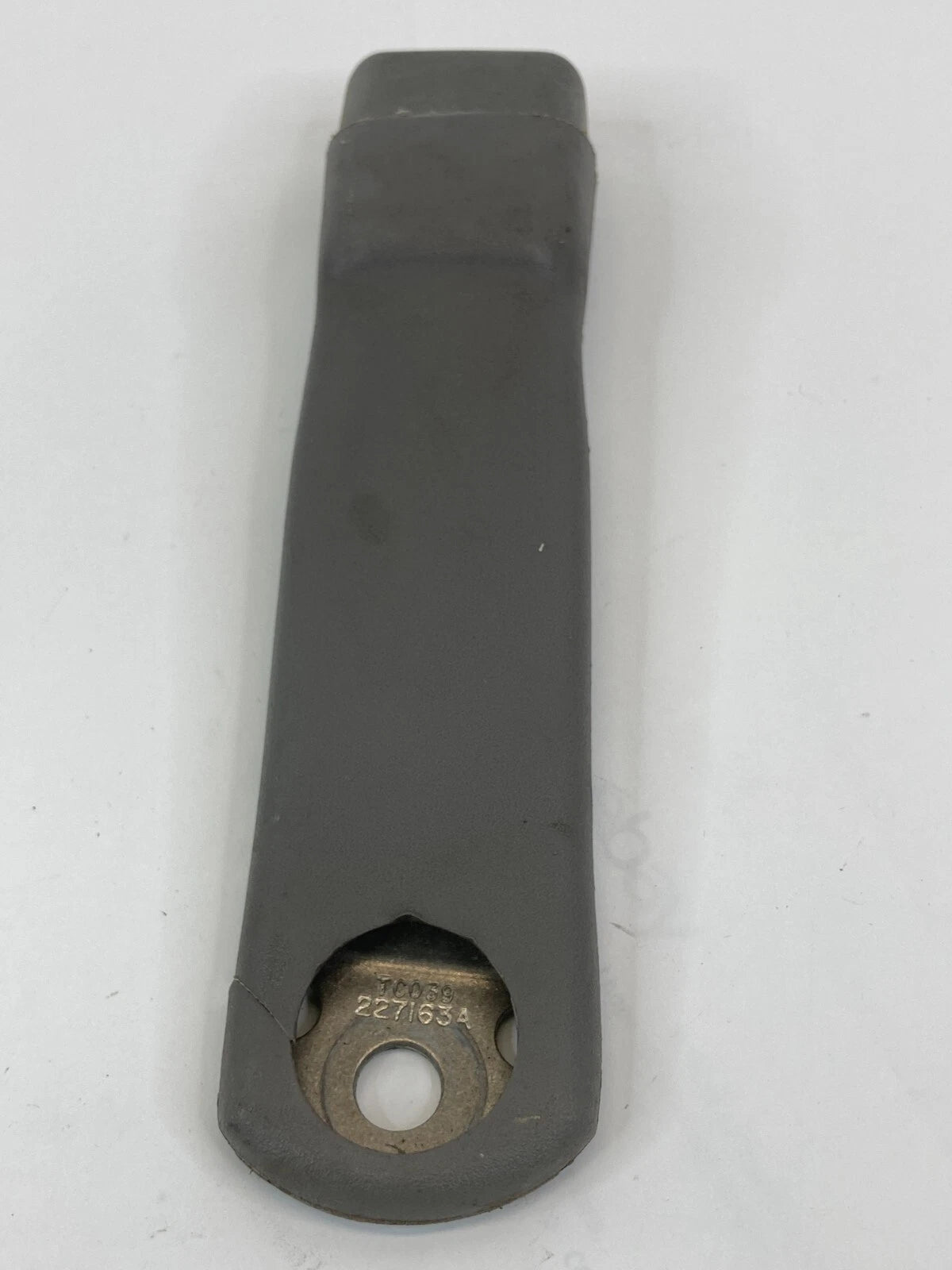 2001-2005 PONTIAC AZTEK FRONT RIGHT PASSENGER SIDE SEAT BELT BUCKLE ASSEMBLY OEM